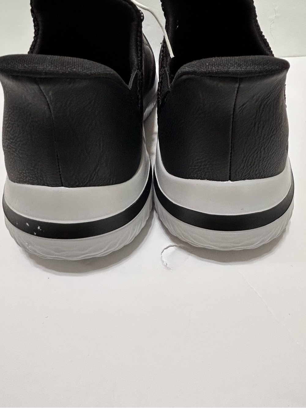 Skechers Men's Delson Hands Free Swift Fit Sneaker Black size 9.5 NWT - Picture 5 of 8